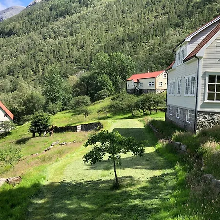 Florli 4444 Lysefjorden - Director's * サンネス